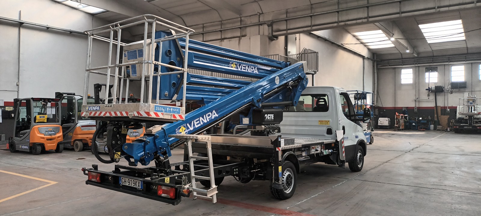 AUTOCARRATA 25 M